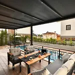 Sayir 2 Premium Villa's 别墅